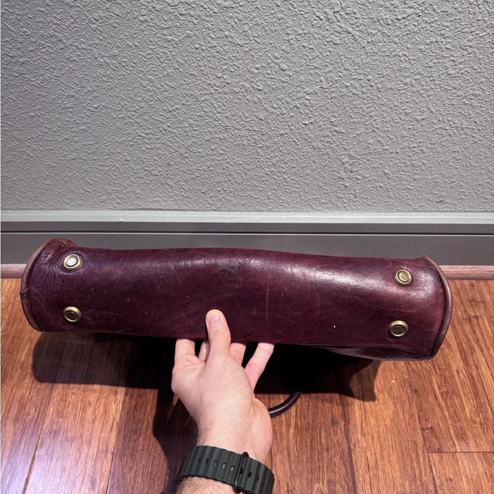 J.W. Hulme Co. Elegant Brown Leather Men's Briefcase